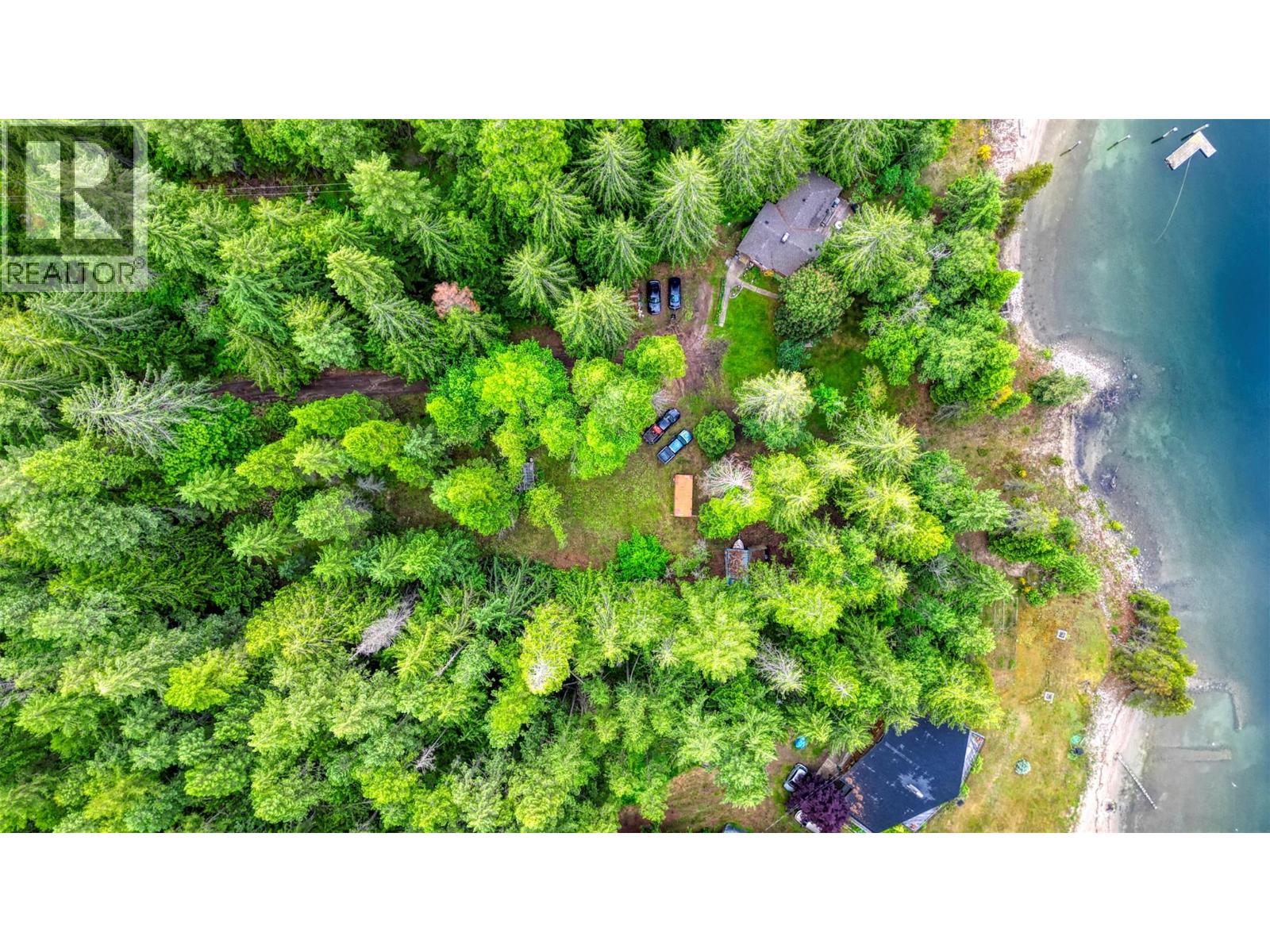 7022 Highway 3a Property Photo 1