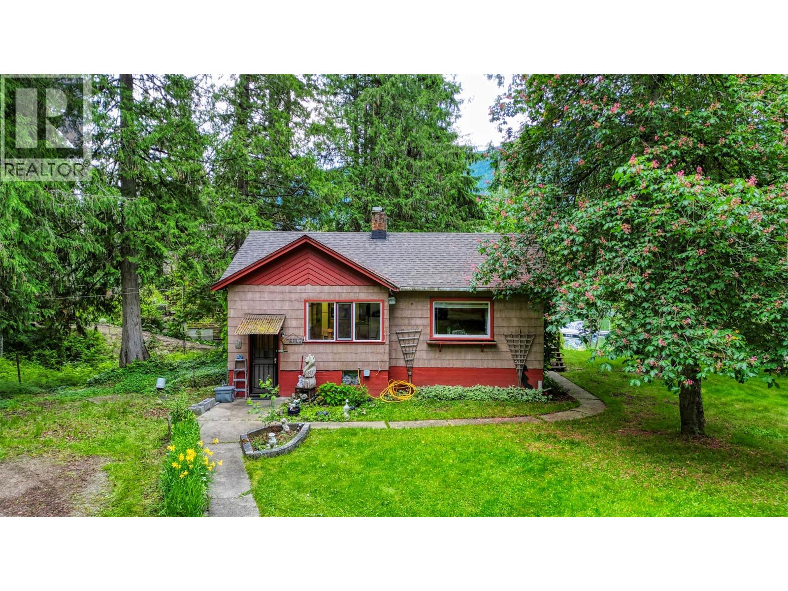 7022 Highway 3a Property Photo 10