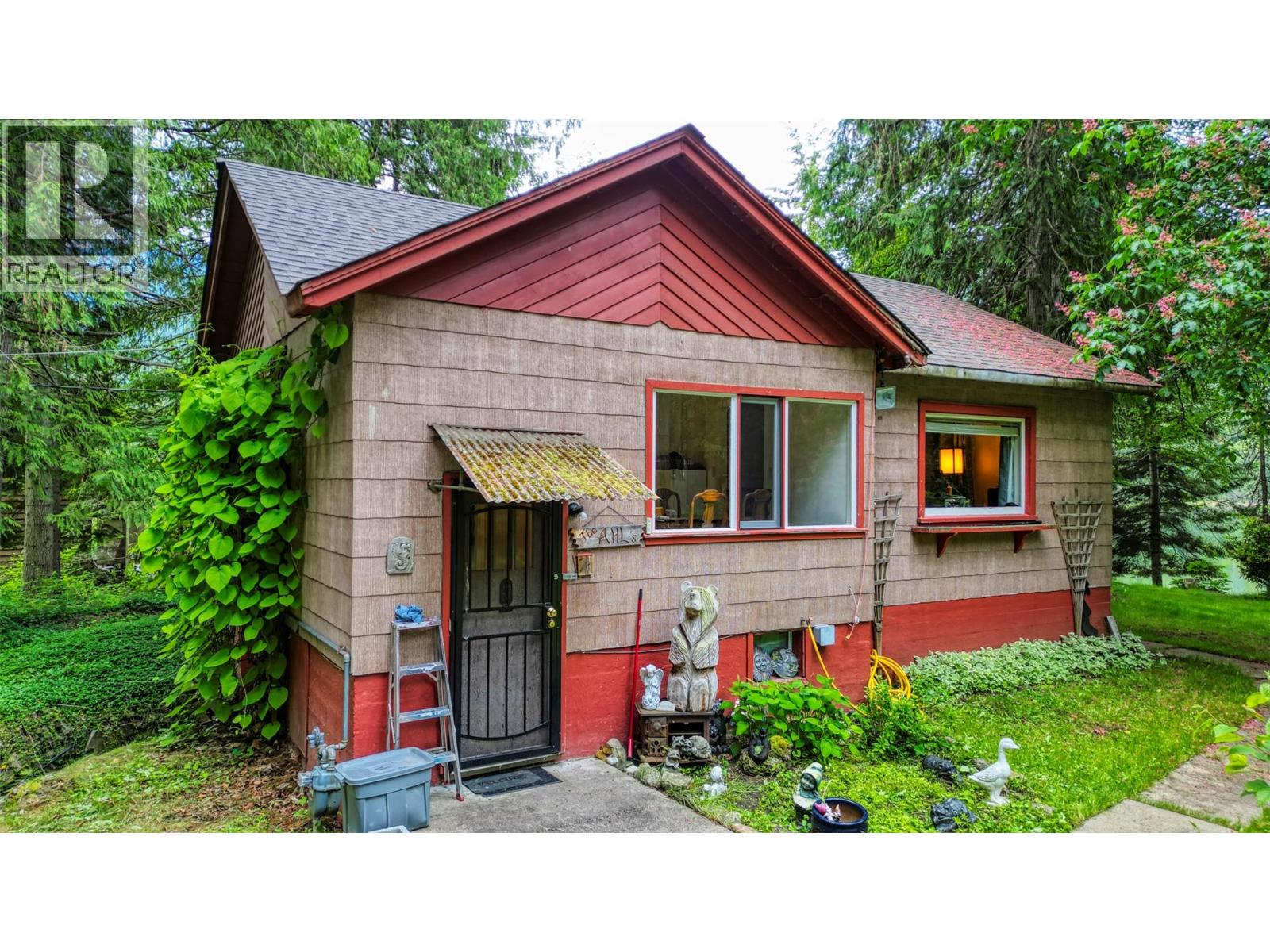 7022 Highway 3a Property Photo 11