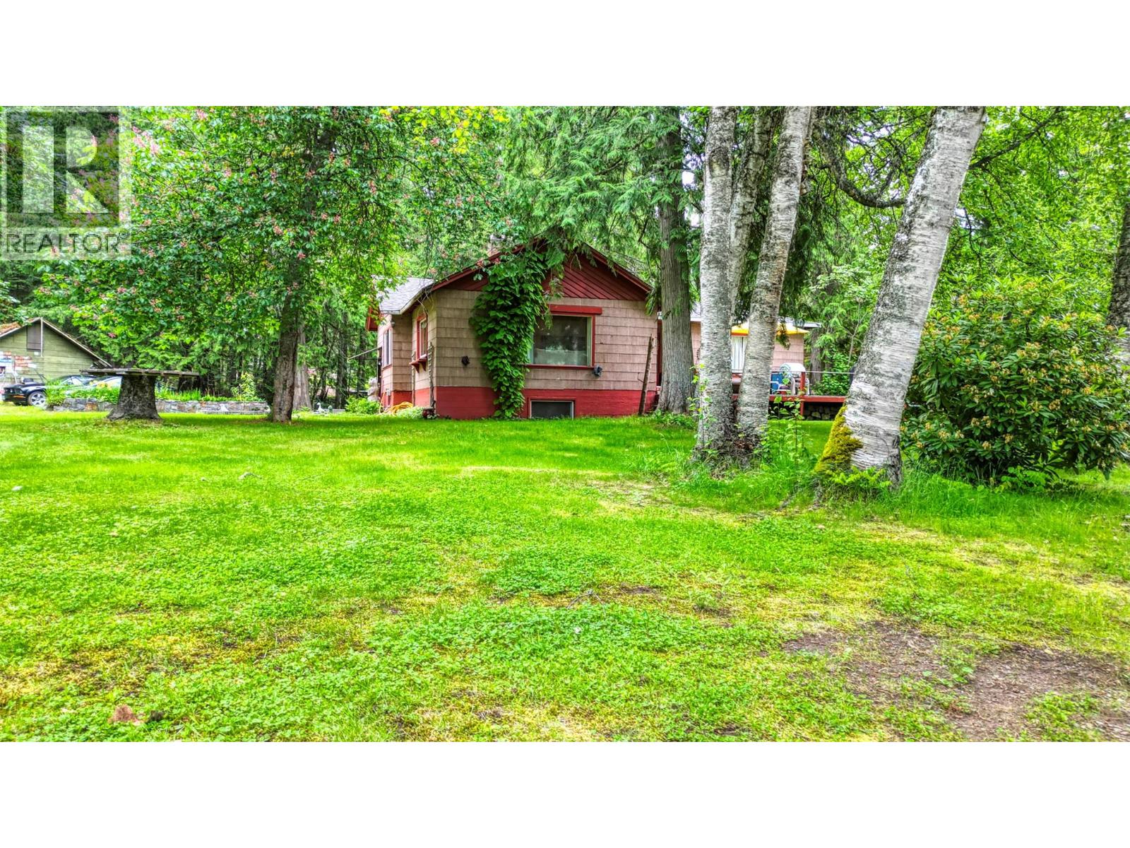 7022 Highway 3a Property Photo 14