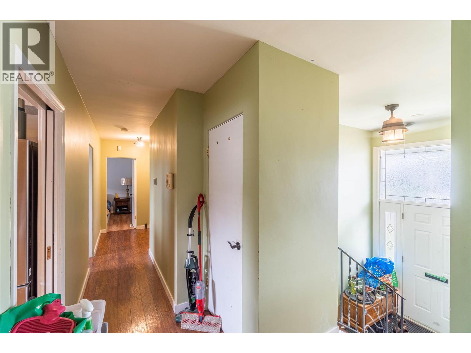 2435 Young Avenue Property Photo 5
