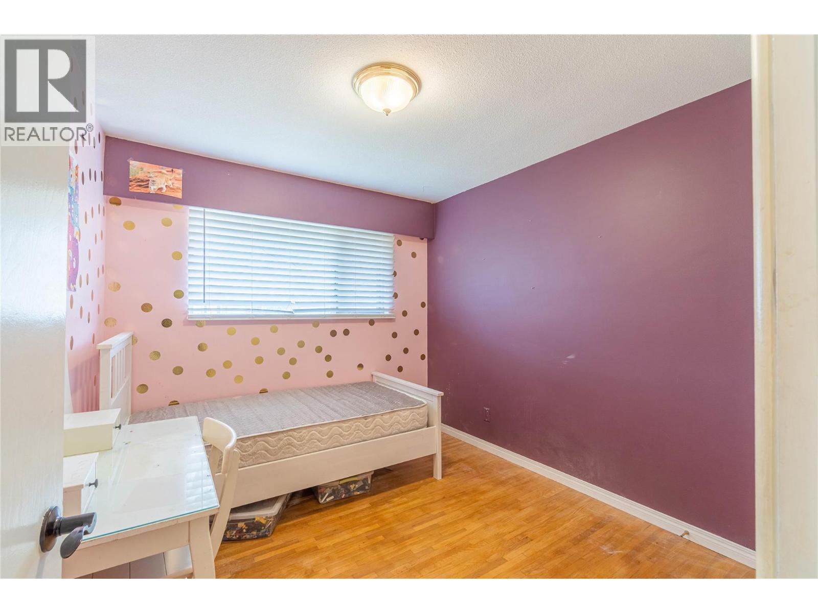 2435 Young Avenue Property Photo 13