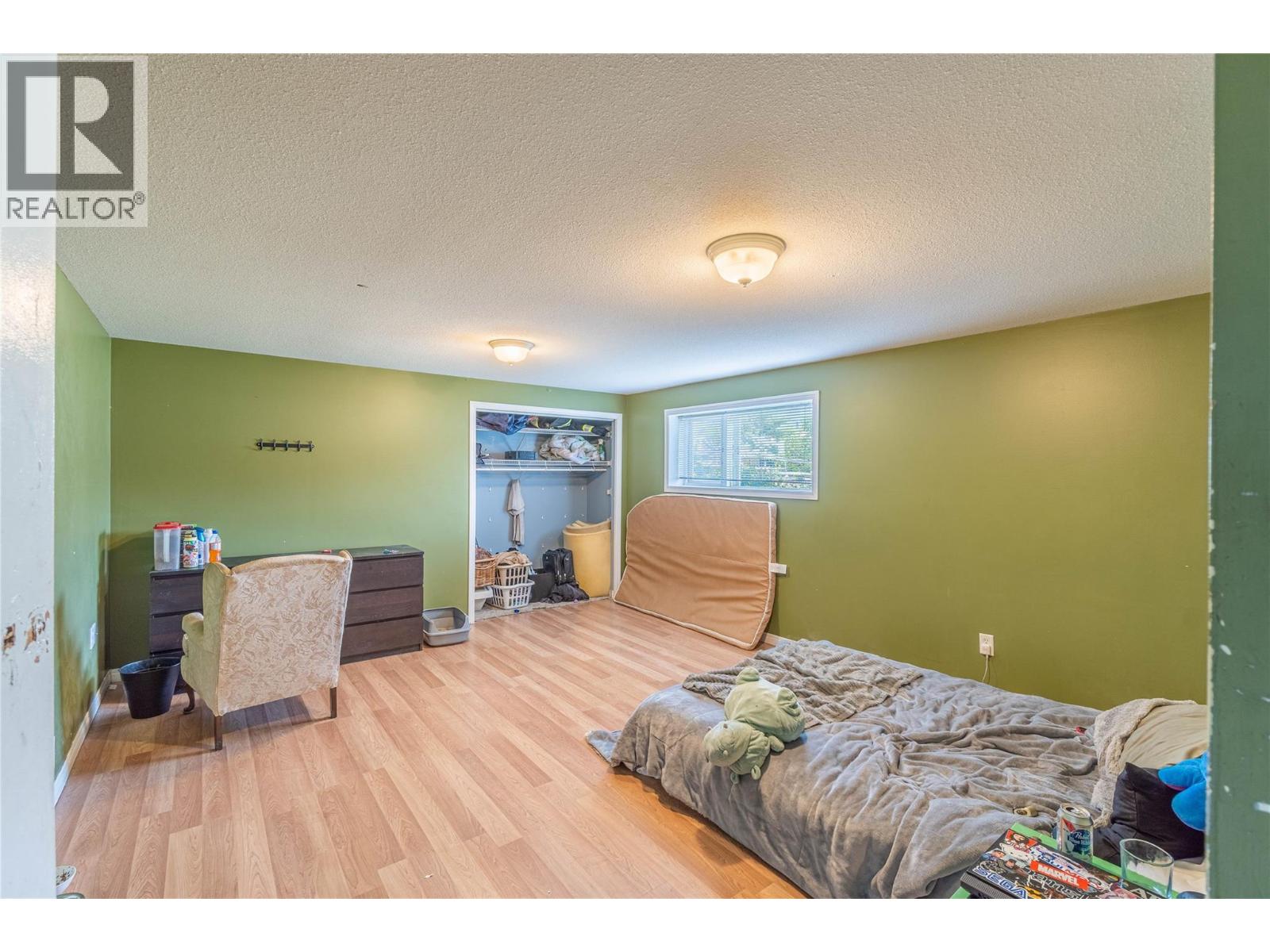 2435 Young Avenue Property Photo 14