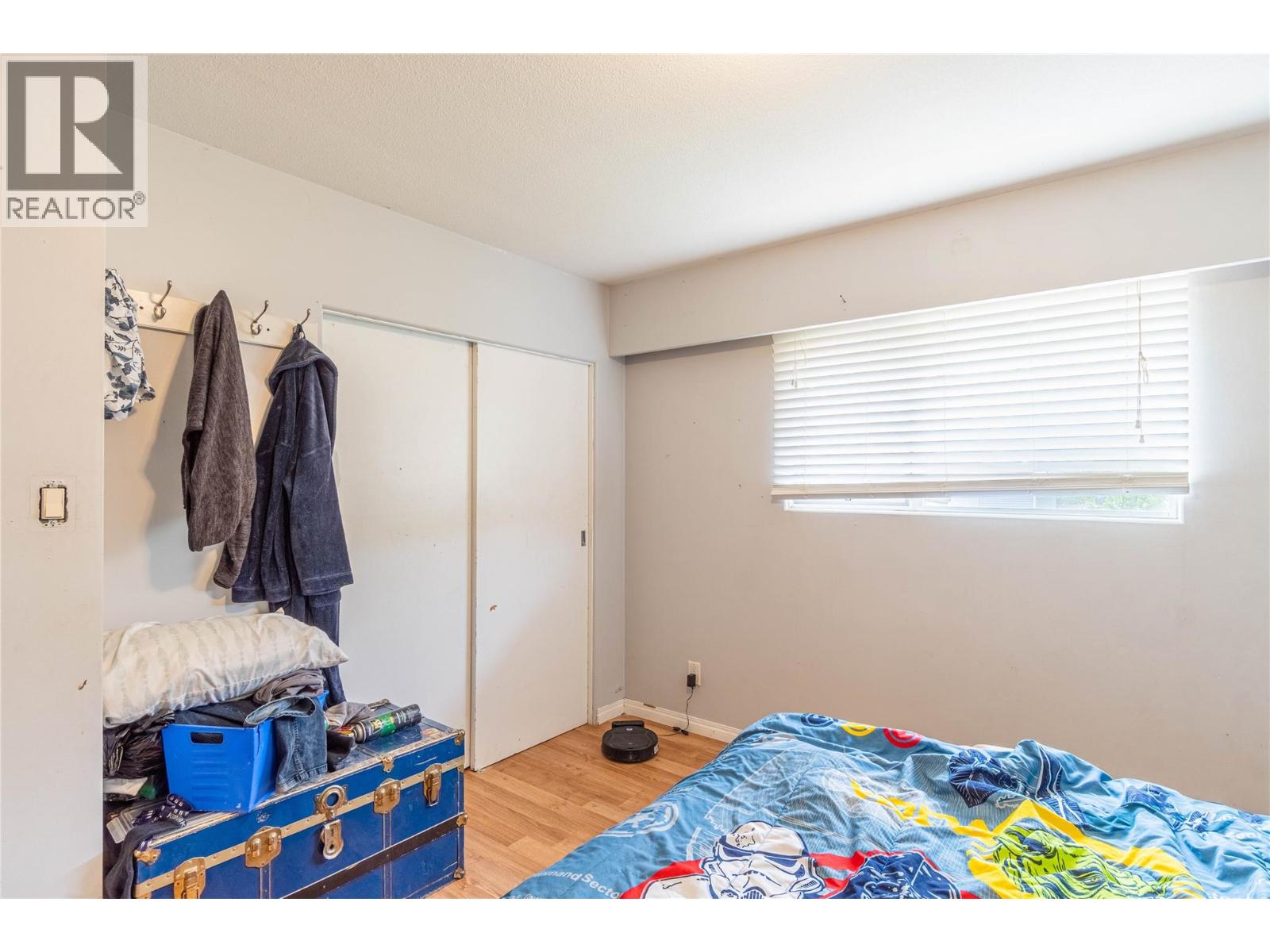 2435 Young Avenue Property Photo 16