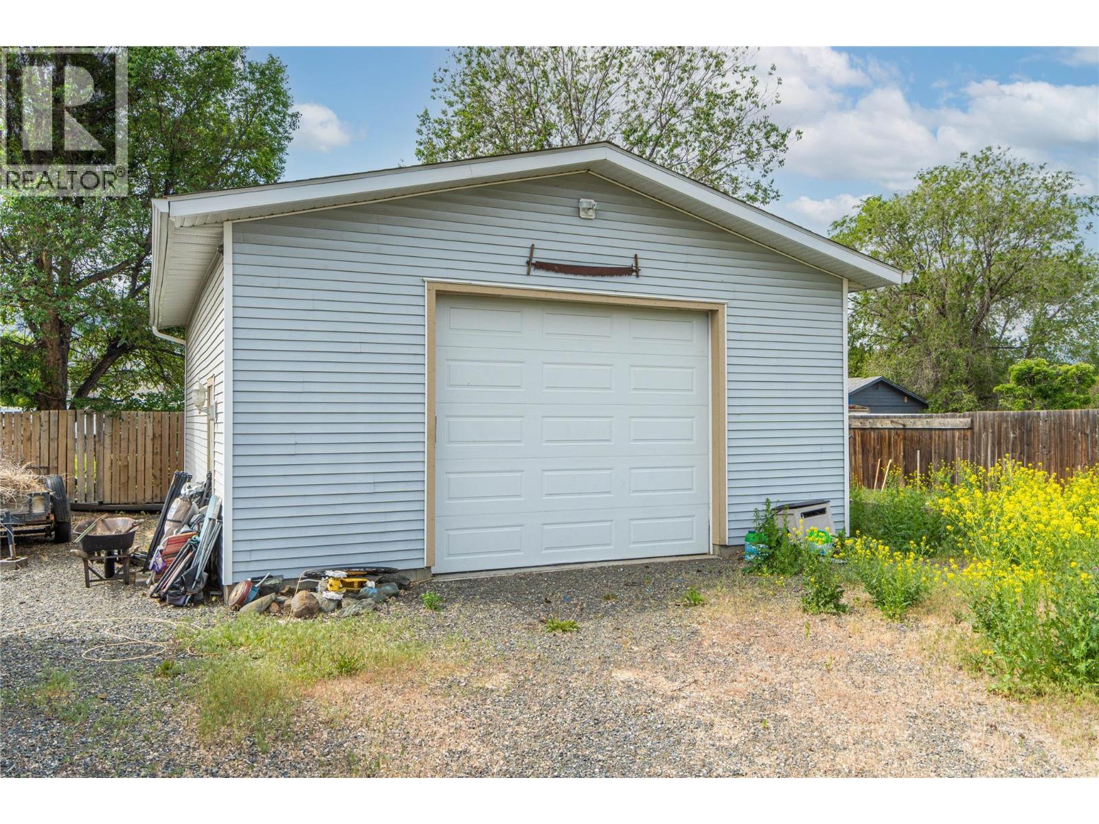 2435 Young Avenue Property Photo 30