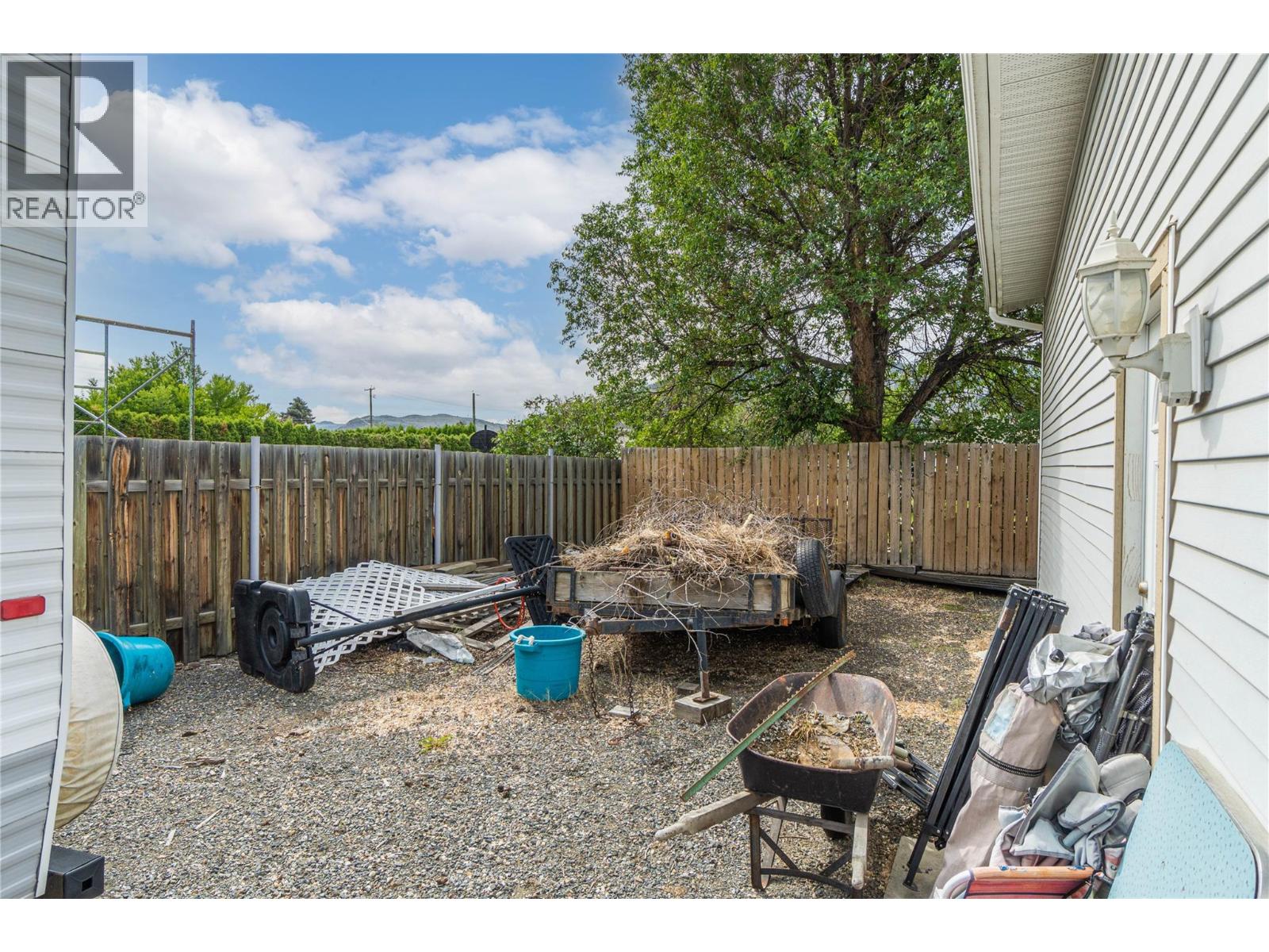 2435 Young Avenue Property Photo 32