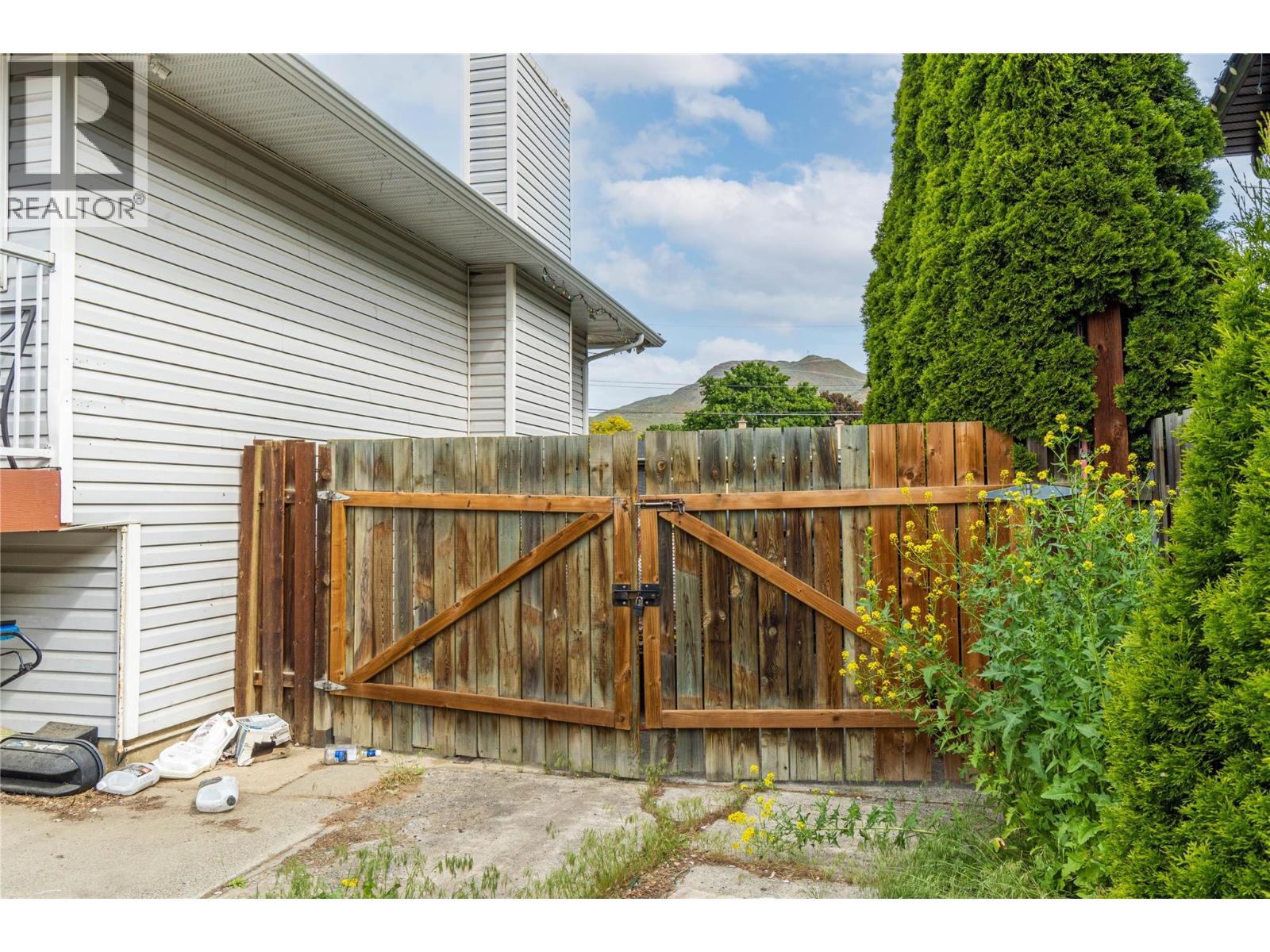 2435 Young Avenue Property Photo 33