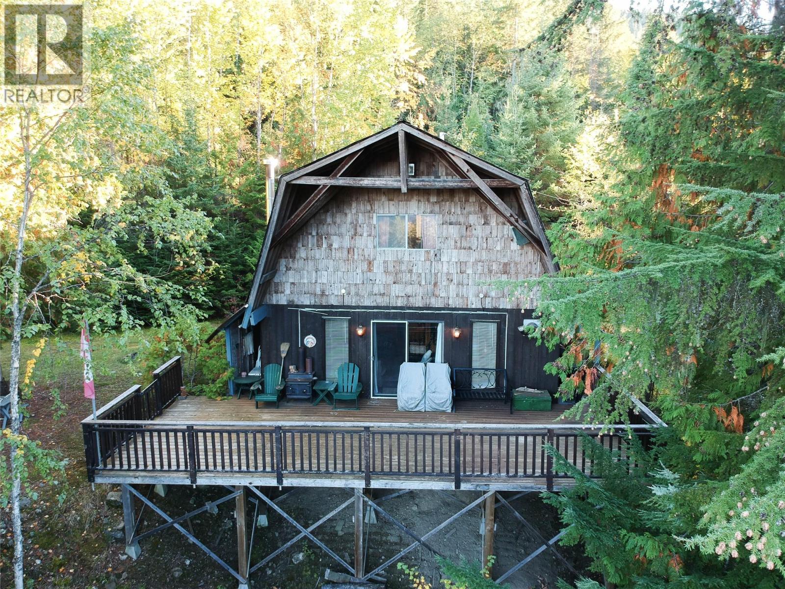 3217 Lumby Mabel Lake Road Property Photo 3