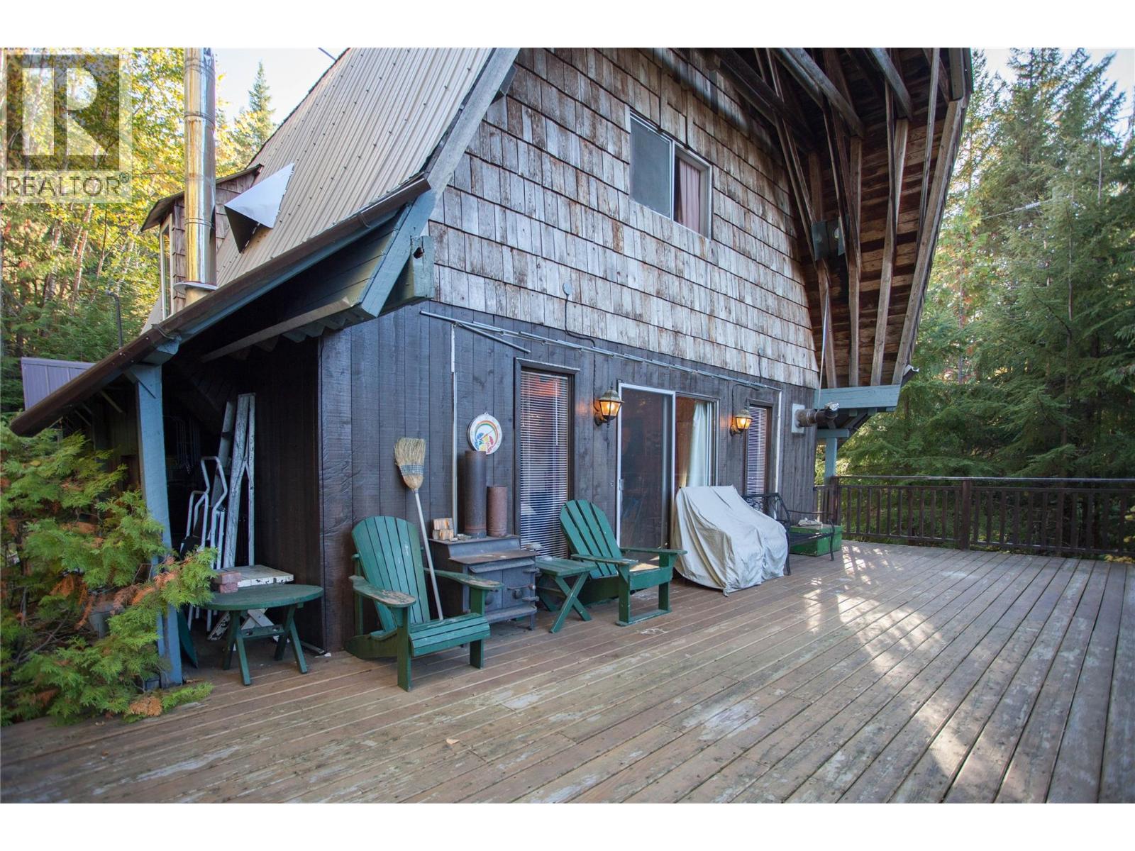 3217 Lumby Mabel Lake Road Property Photo 8