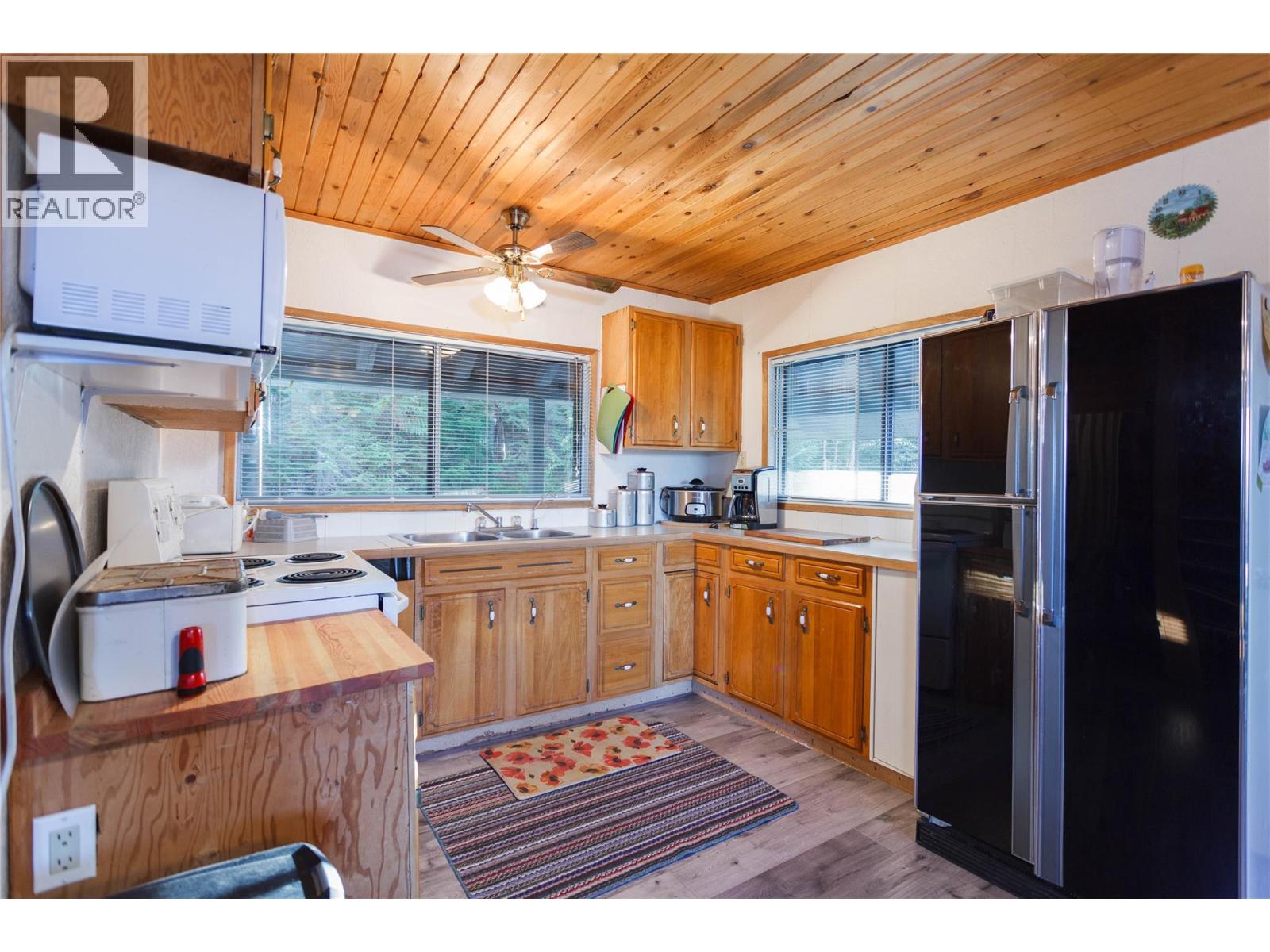 3217 Lumby Mabel Lake Road Property Photo 9