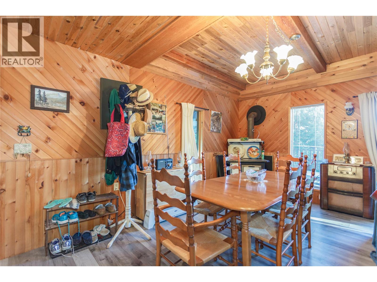 3217 Lumby Mabel Lake Road Property Photo 12