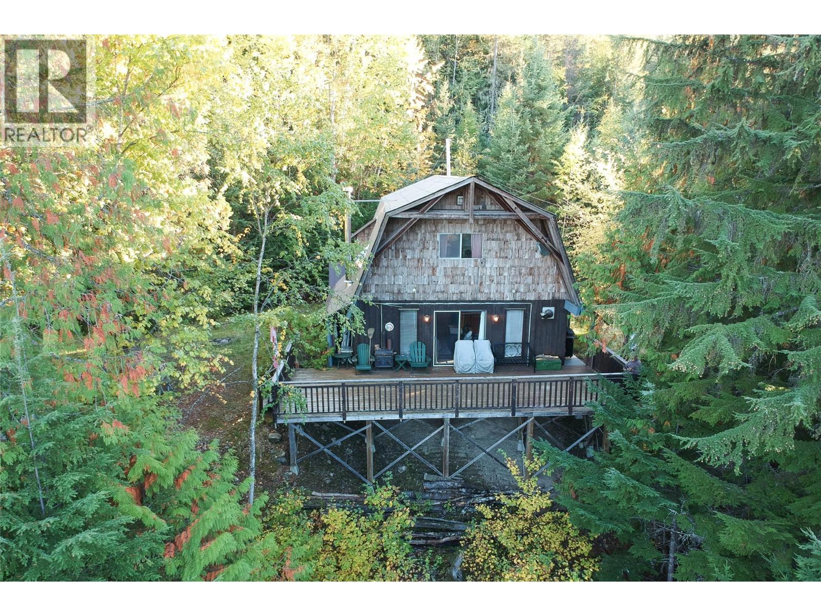 3217 Lumby Mabel Lake Road Property Photo 28