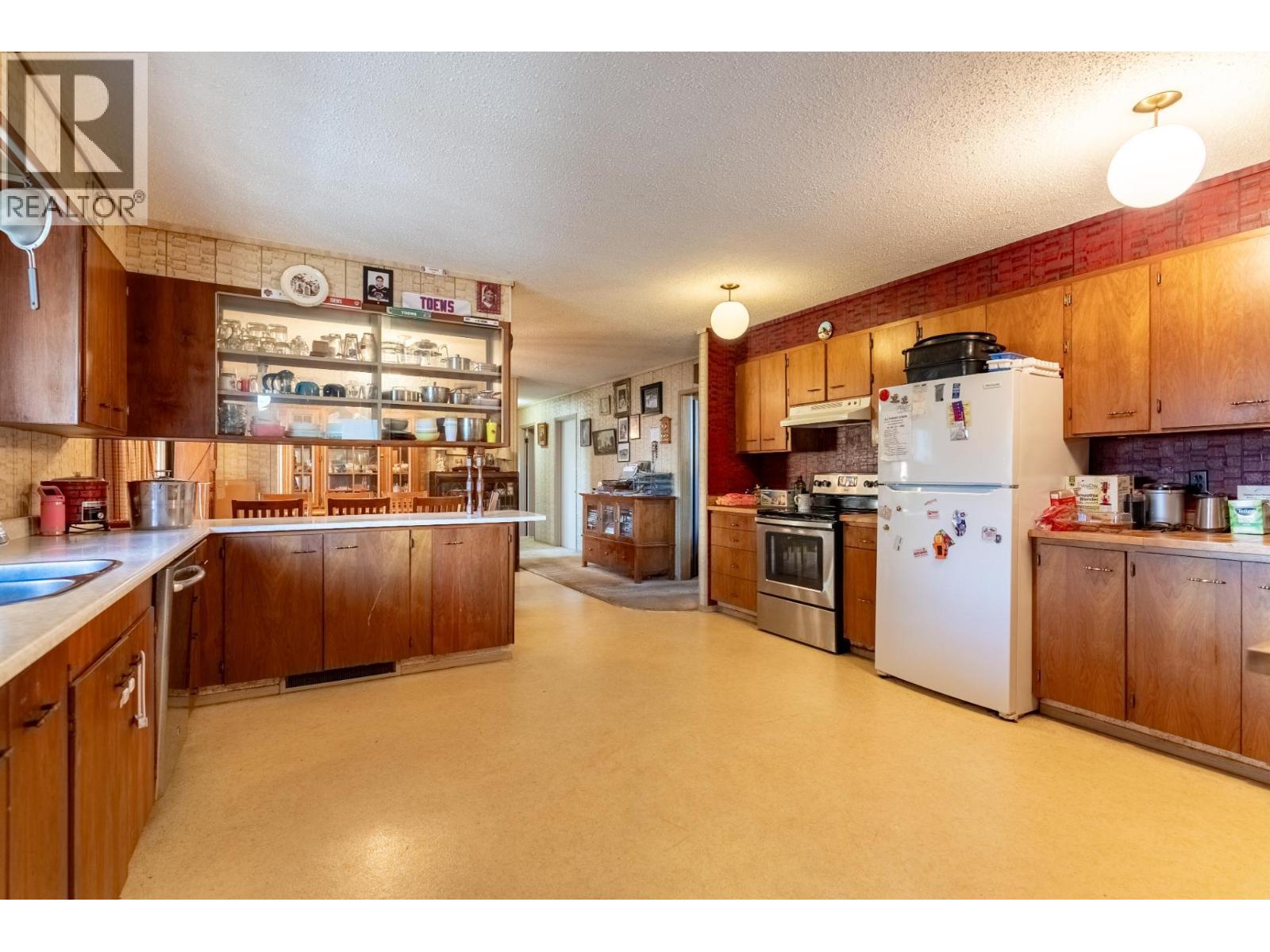 535 Arbutus Street Property Photo 7