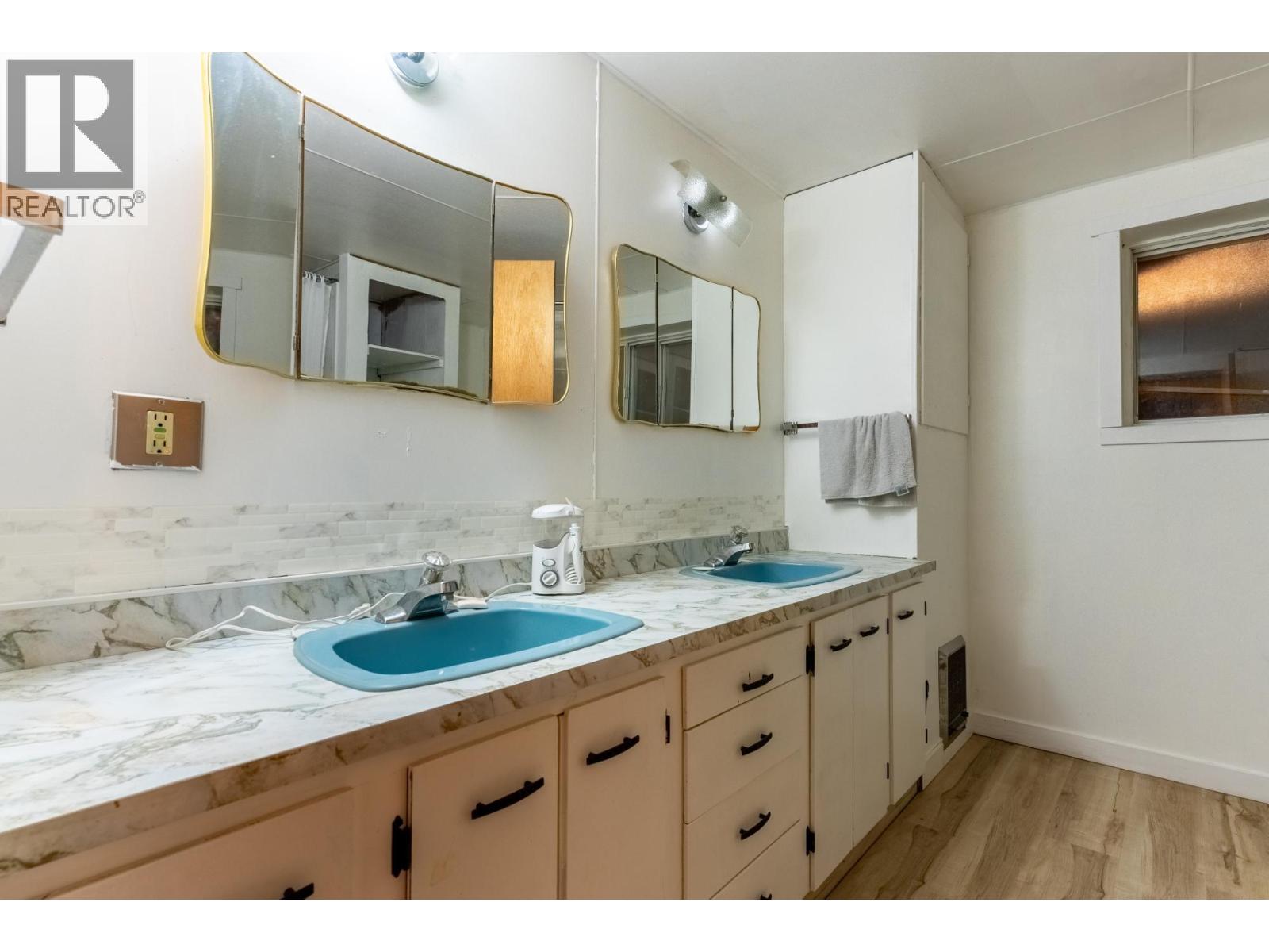 535 Arbutus Street Property Photo 15
