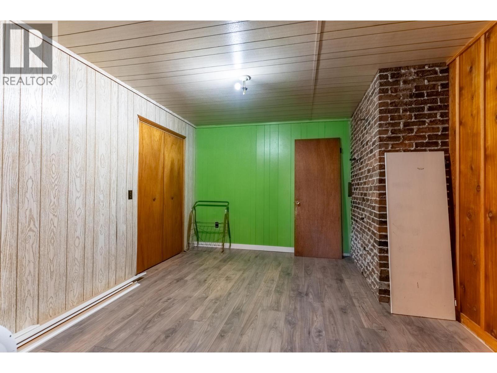 535 Arbutus Street Property Photo 17