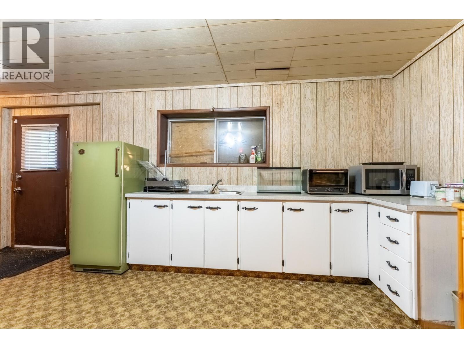 535 Arbutus Street Property Photo 18