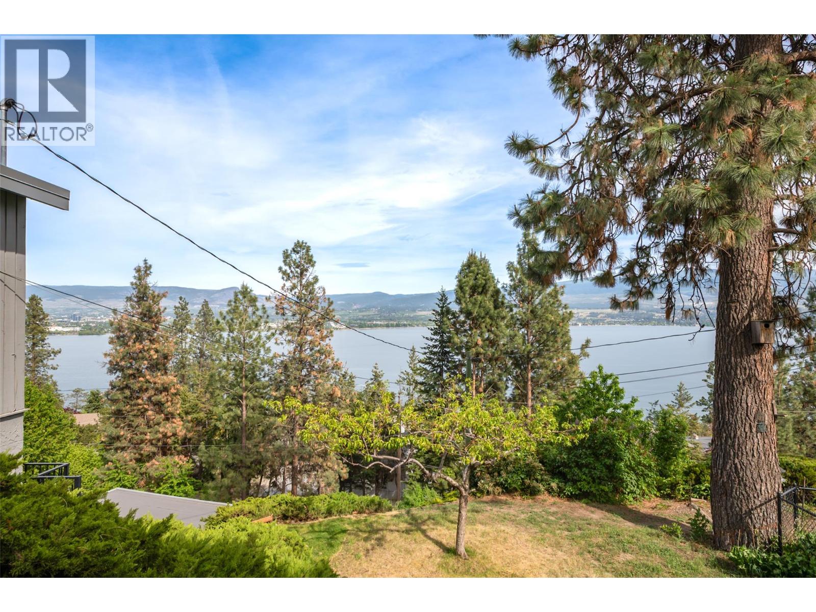 2674 Lakeview Road Property Photo 11