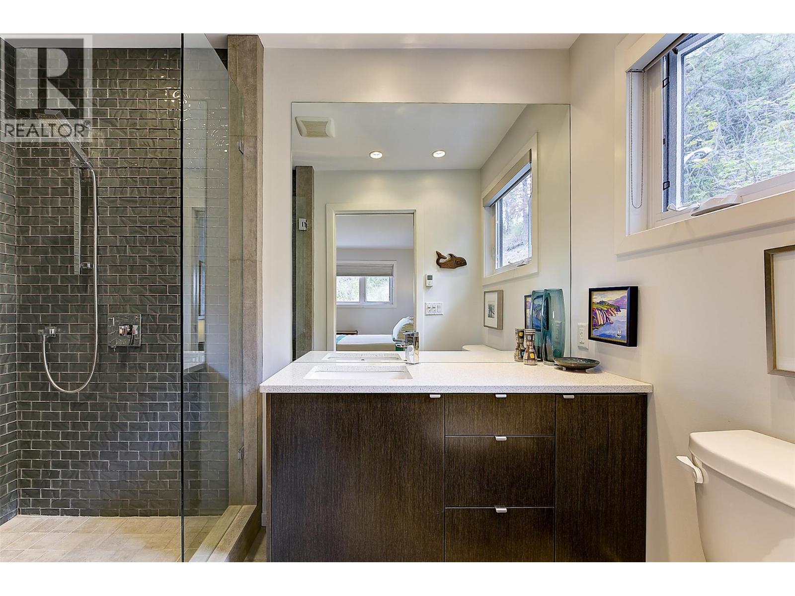 2674 Lakeview Road Property Photo 21