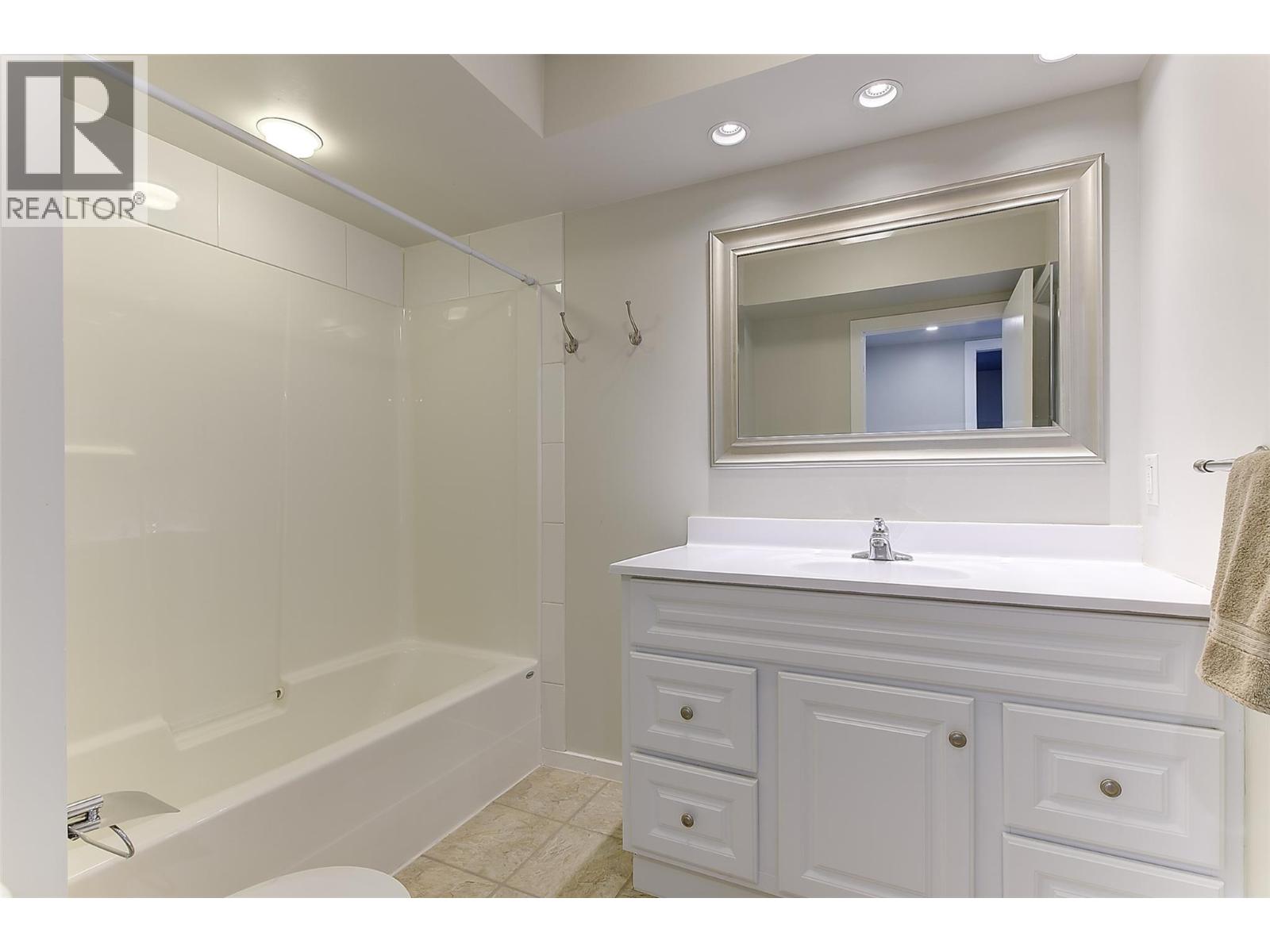 2674 Lakeview Road Property Photo 38