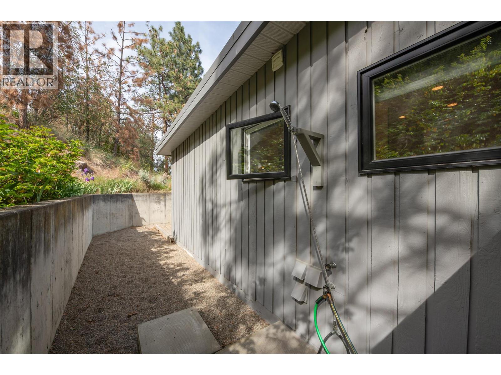 2674 Lakeview Road Property Photo 59
