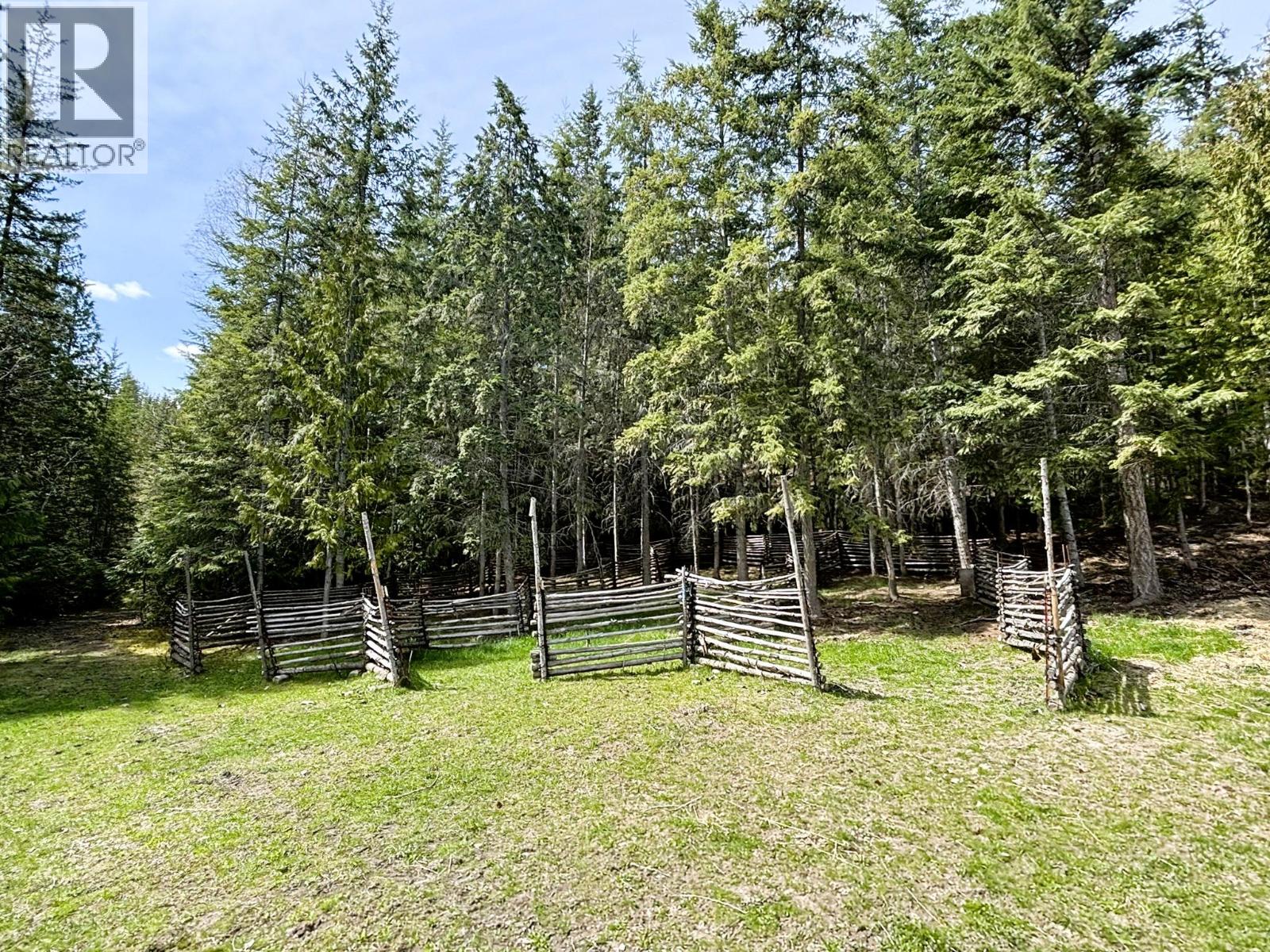 1425 Bobbie Burns Road Property Photo 14