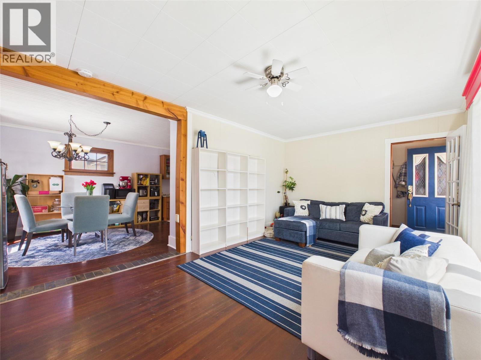 255 Burdett Street Property Photo 12