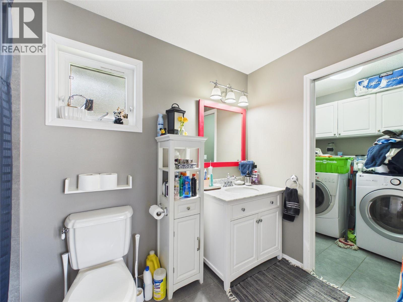 255 Burdett Street Property Photo 18