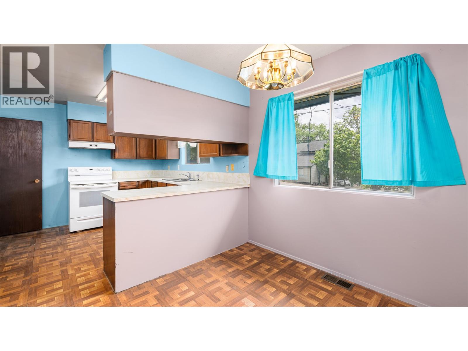 1104 Erickson Street Property Photo 12