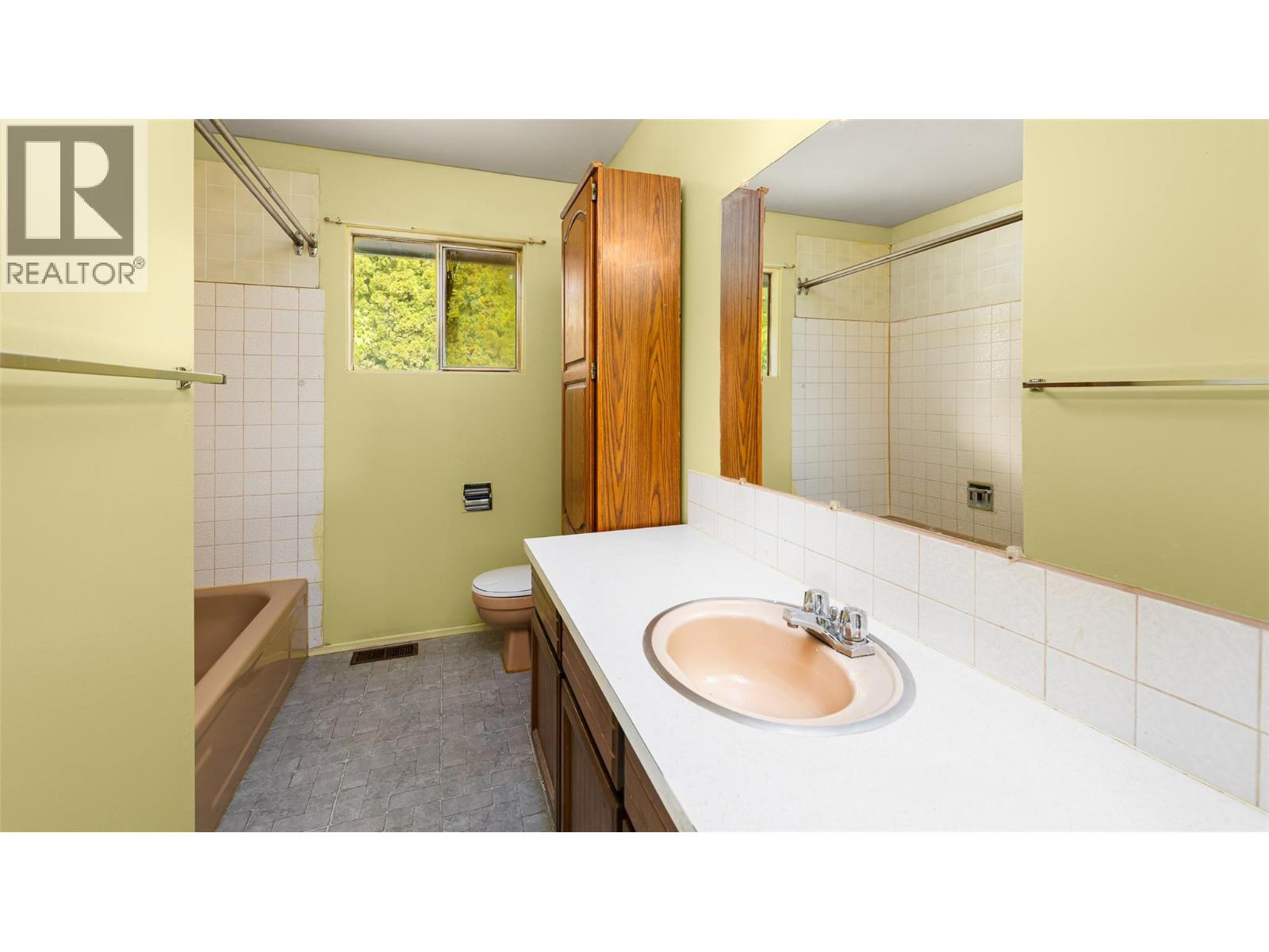 1104 Erickson Street Property Photo 16