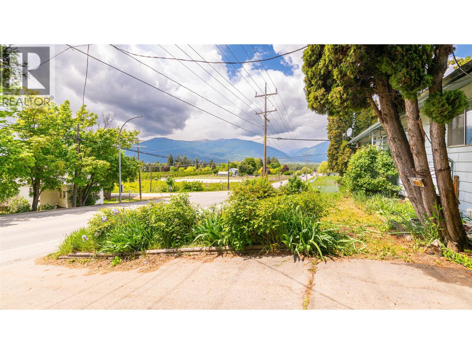 1104 Erickson Street Property Photo 28