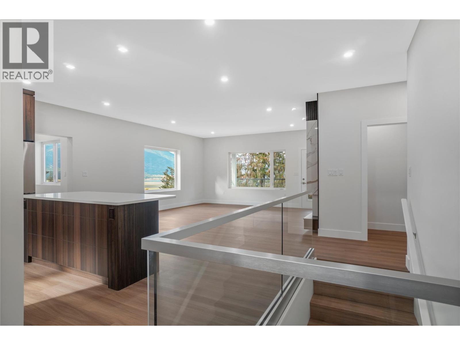 633 9 Street Se Property Photo 14