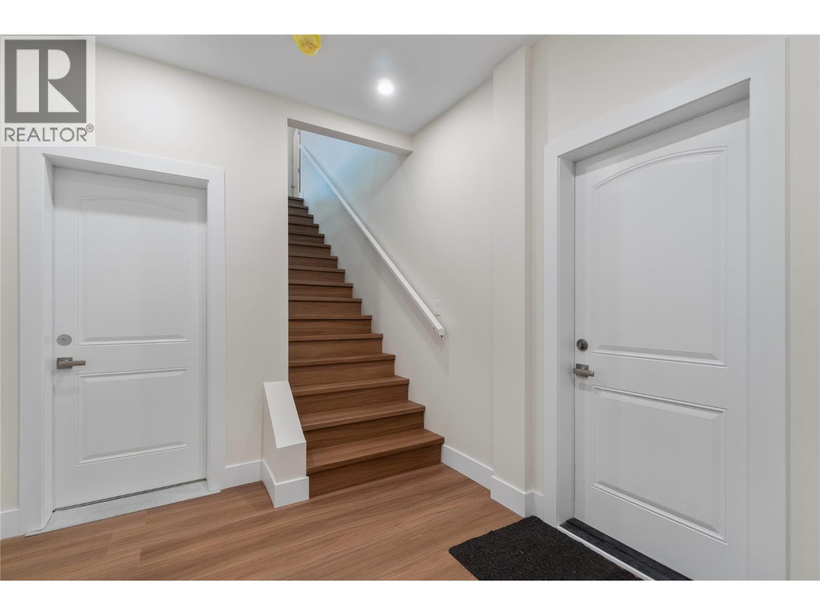 633 9 Street Se Property Photo 70
