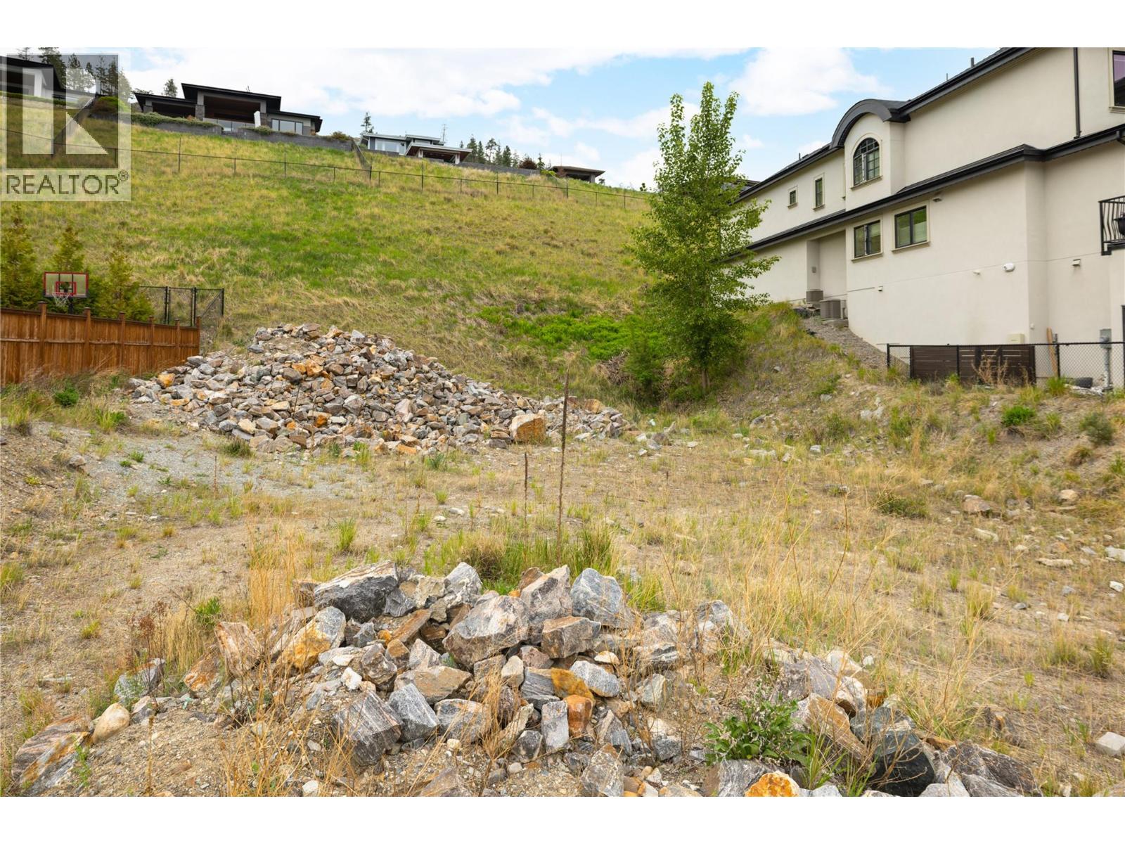 5677 Mountainside Drive Property Photo 7