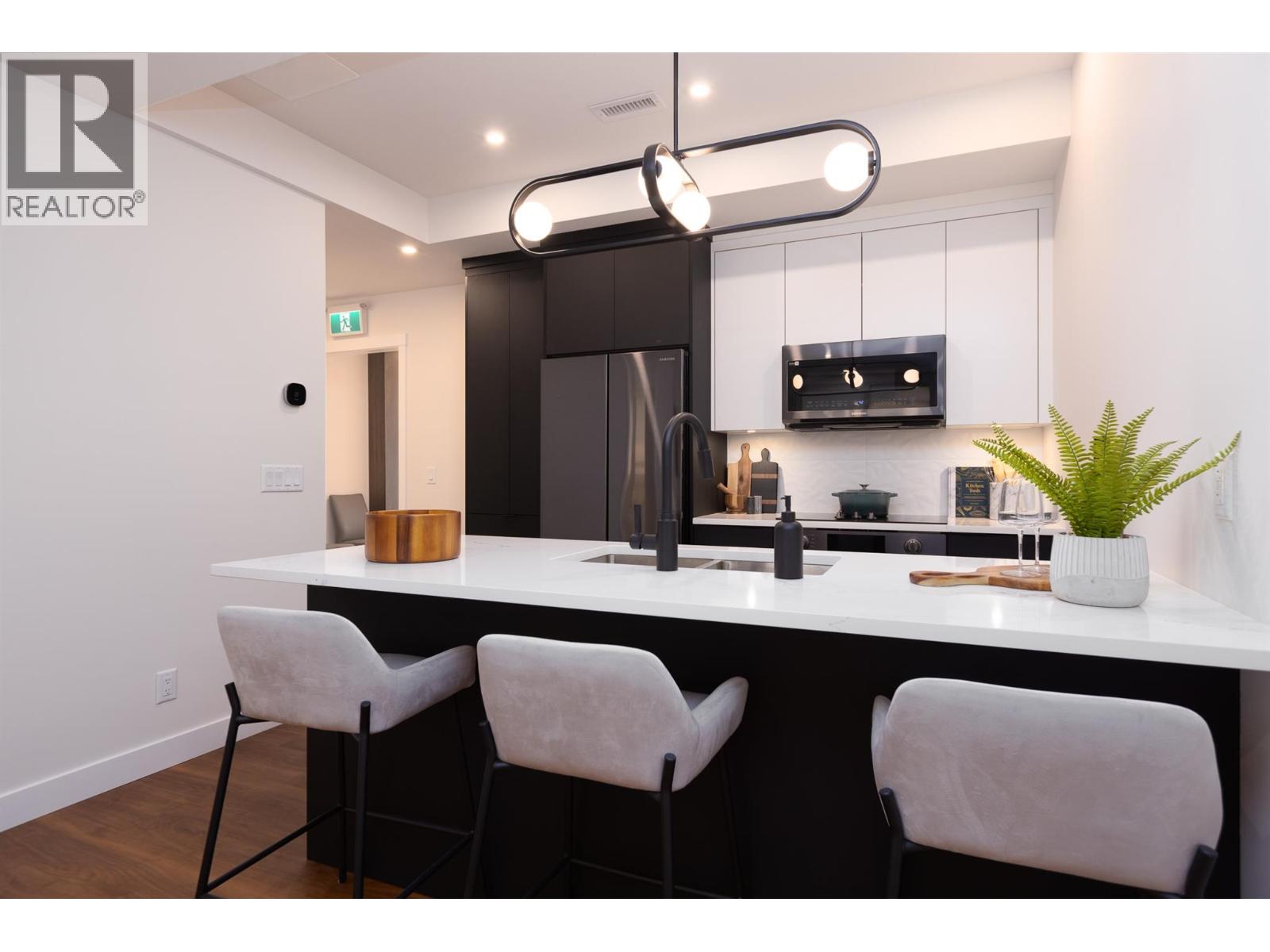 1281 Pridham Avenue Unit# 106 Lot# 6 Property Photo 4