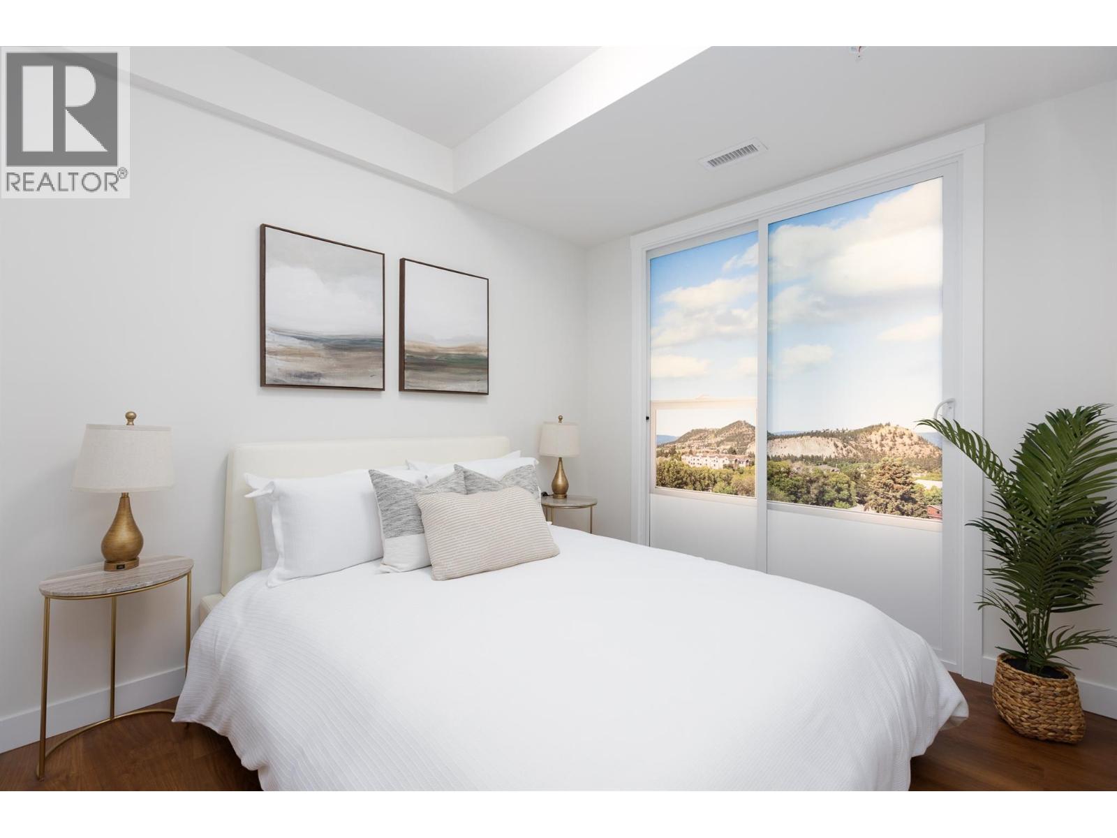 1281 Pridham Avenue Unit# 106 Lot# 6 Property Photo 8