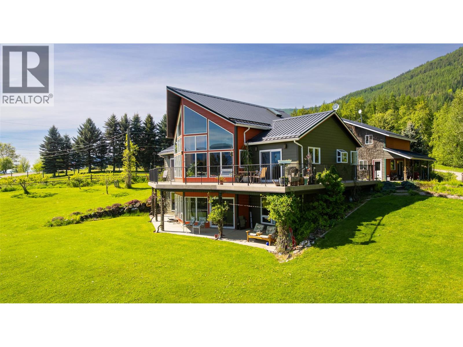1067 Simmons Road Property Photo 3