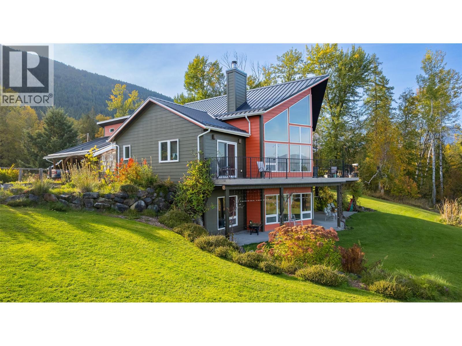 1067 Simmons Road Property Photo 4