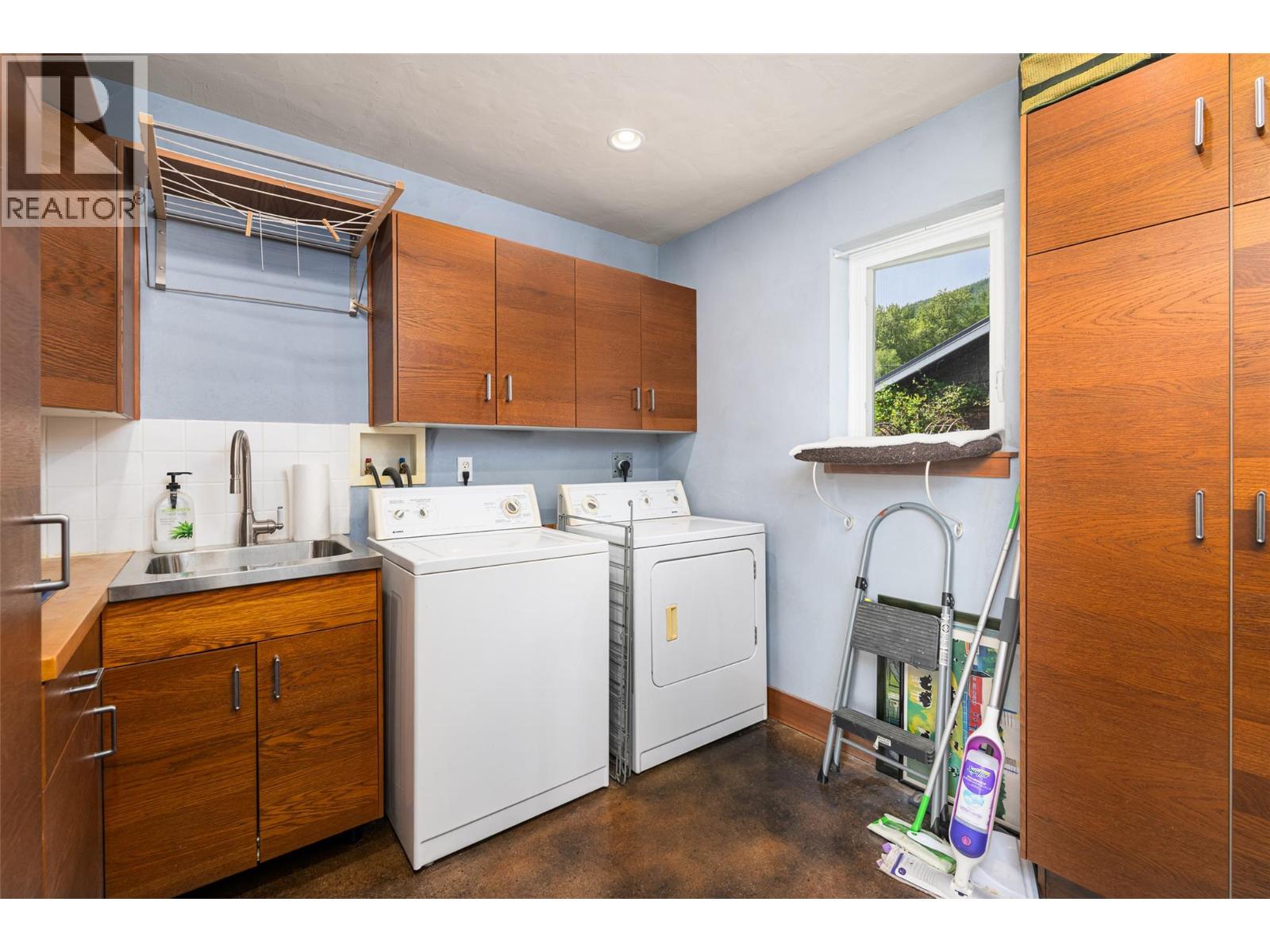 1067 Simmons Road Property Photo 24