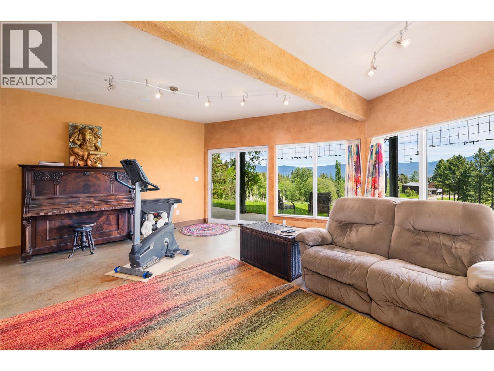 1067 Simmons Road Property Photo 28
