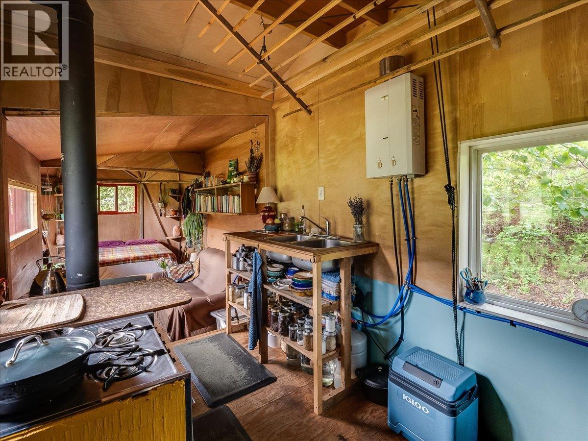 6288 Youngs Road Property Photo 8