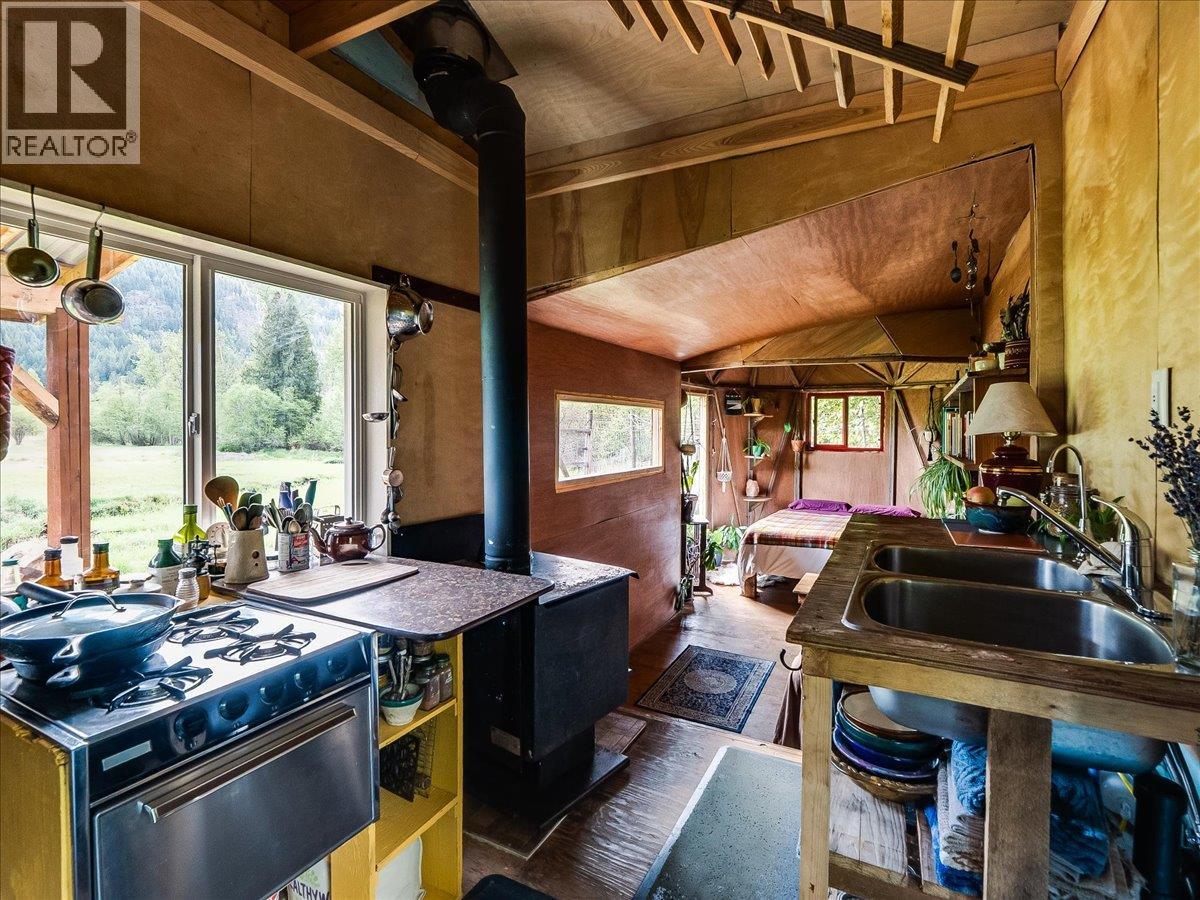 6288 Youngs Road Property Photo 10