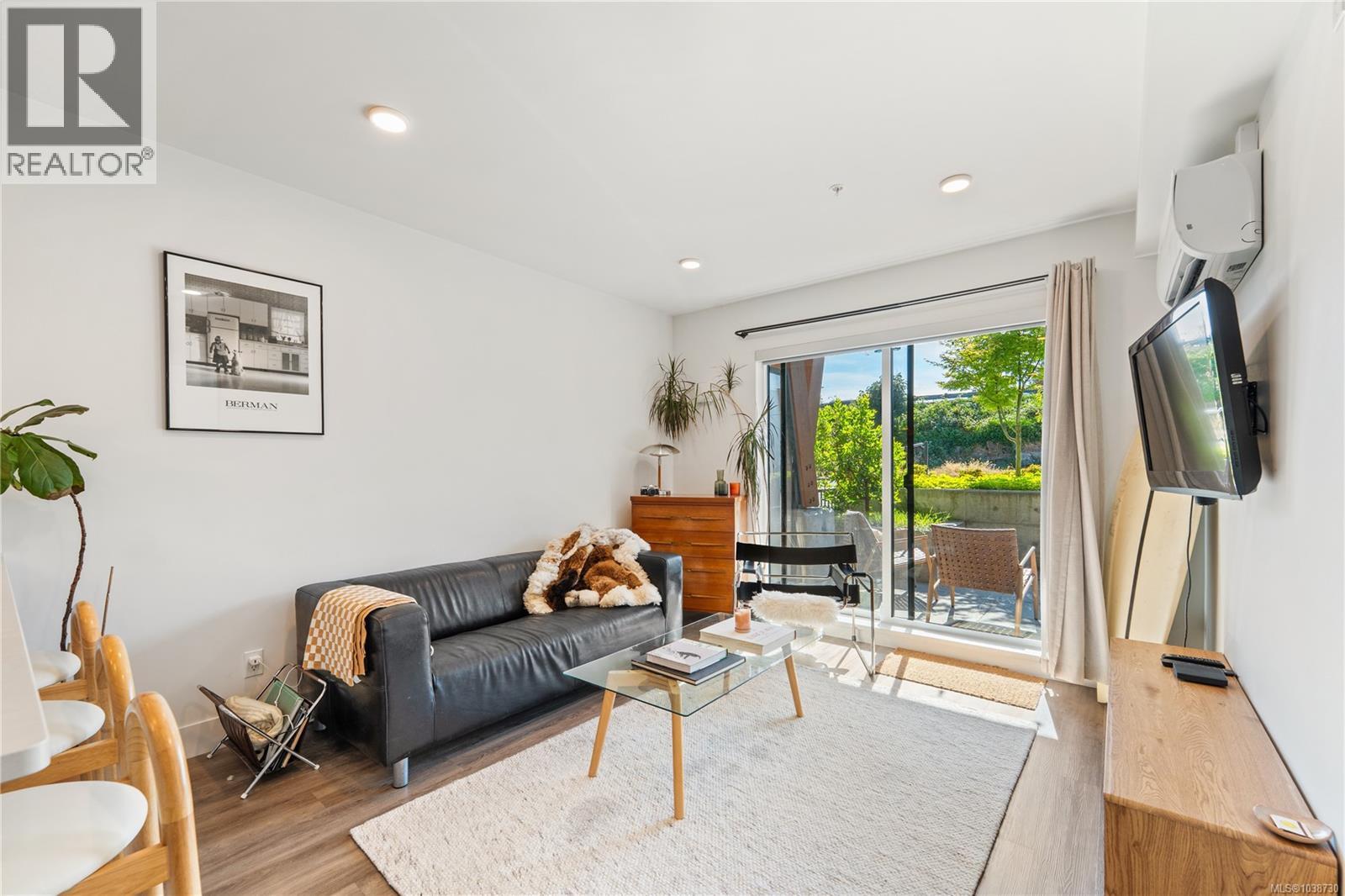 102 135 Haliburton St Property Photo 4