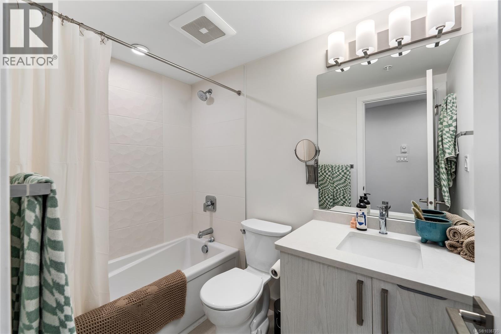 102 135 Haliburton St Property Photo 6