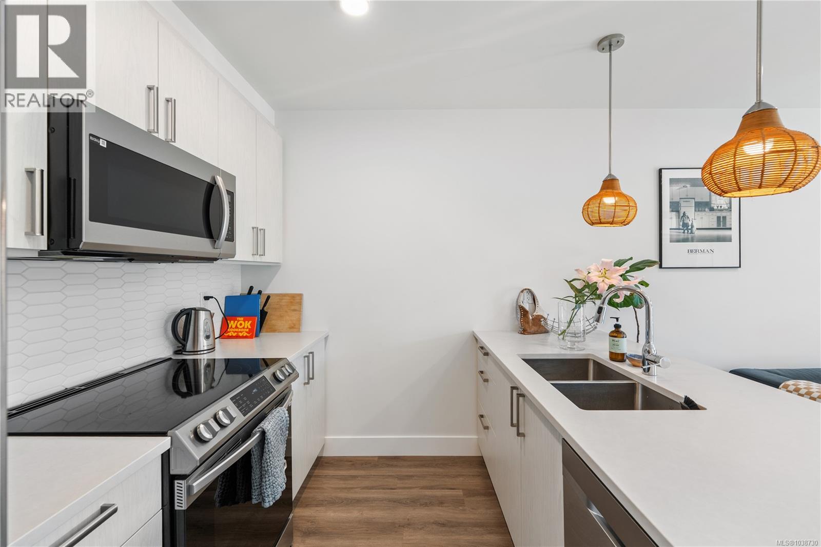 102 135 Haliburton St Property Photo 18