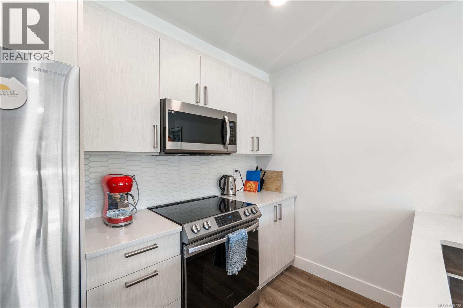 102 135 Haliburton St Property Photo 19