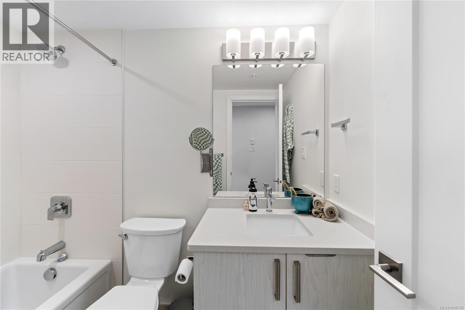 102 135 Haliburton St Property Photo 25