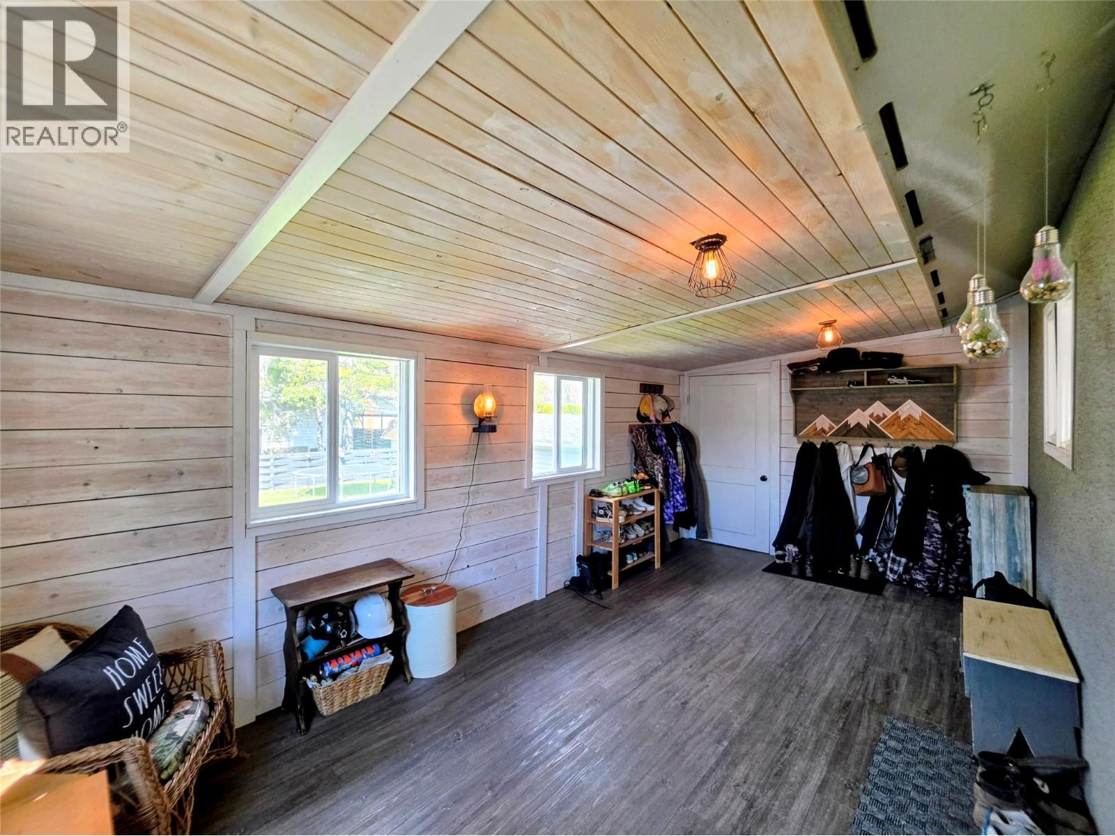 457 Mountain Ash Crescent Property Photo 2