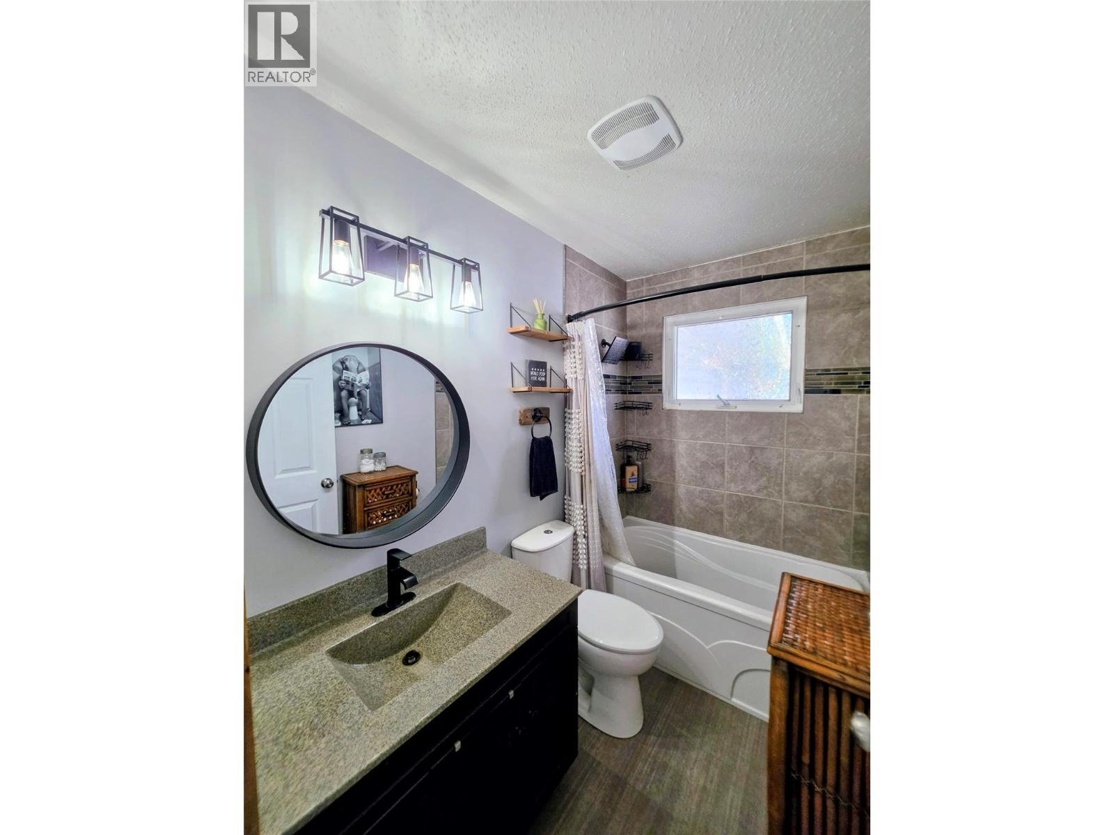 457 Mountain Ash Crescent Property Photo 8
