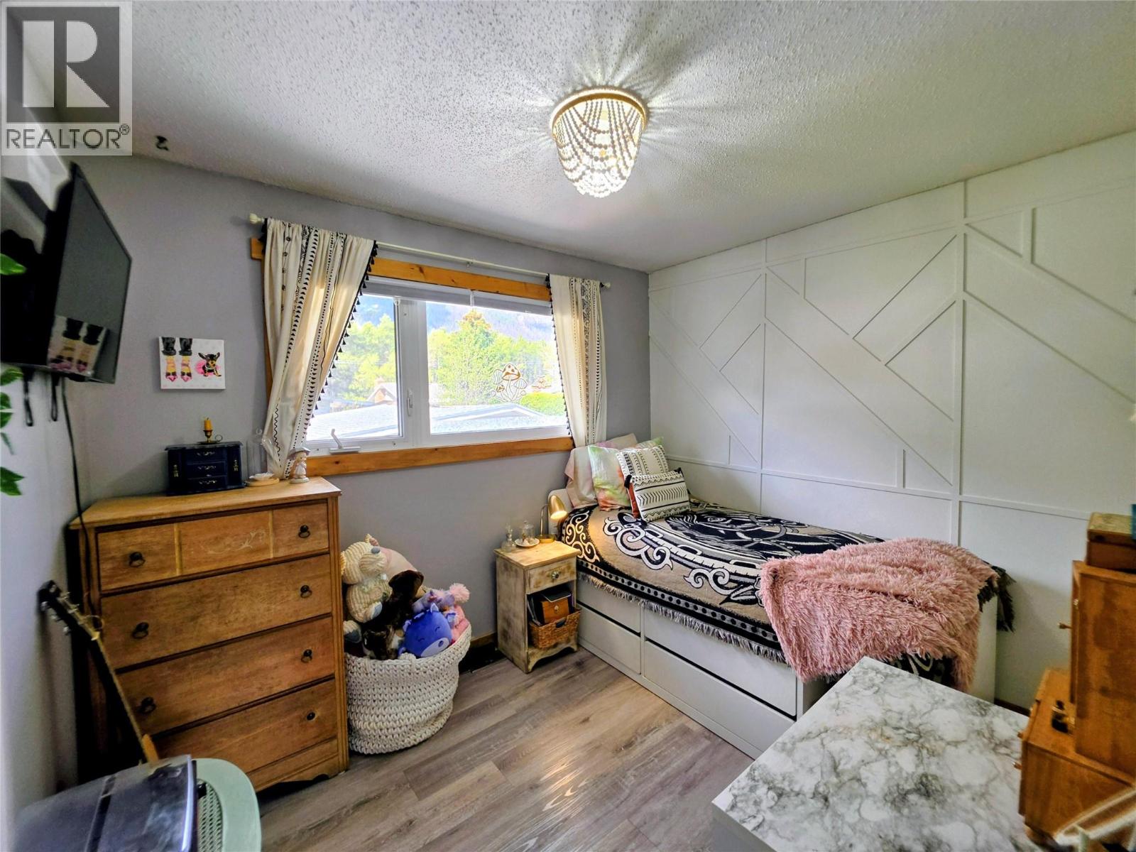 457 Mountain Ash Crescent Property Photo 9