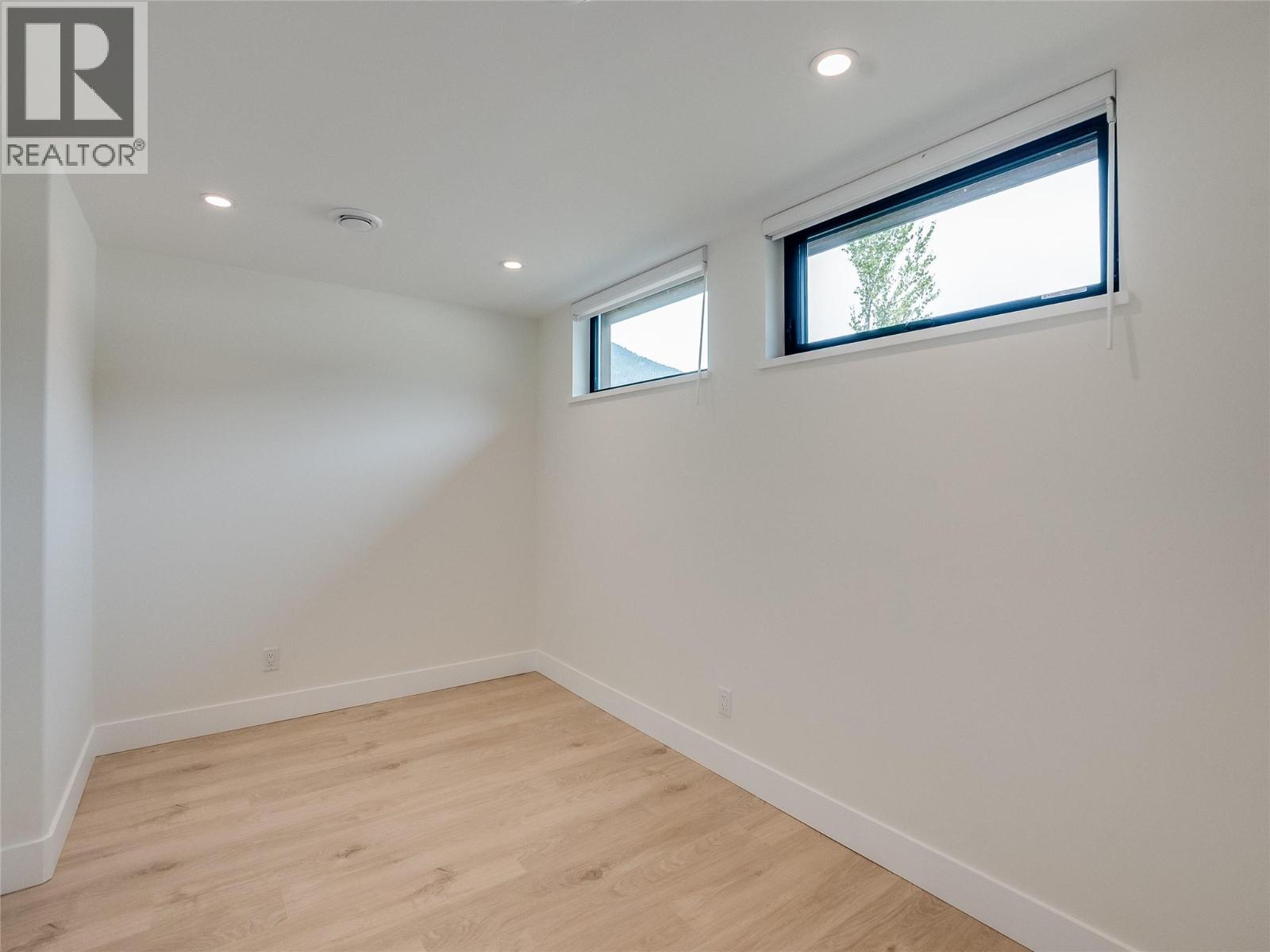 910 Lakeside Drive Unit# 203 Property Photo 8